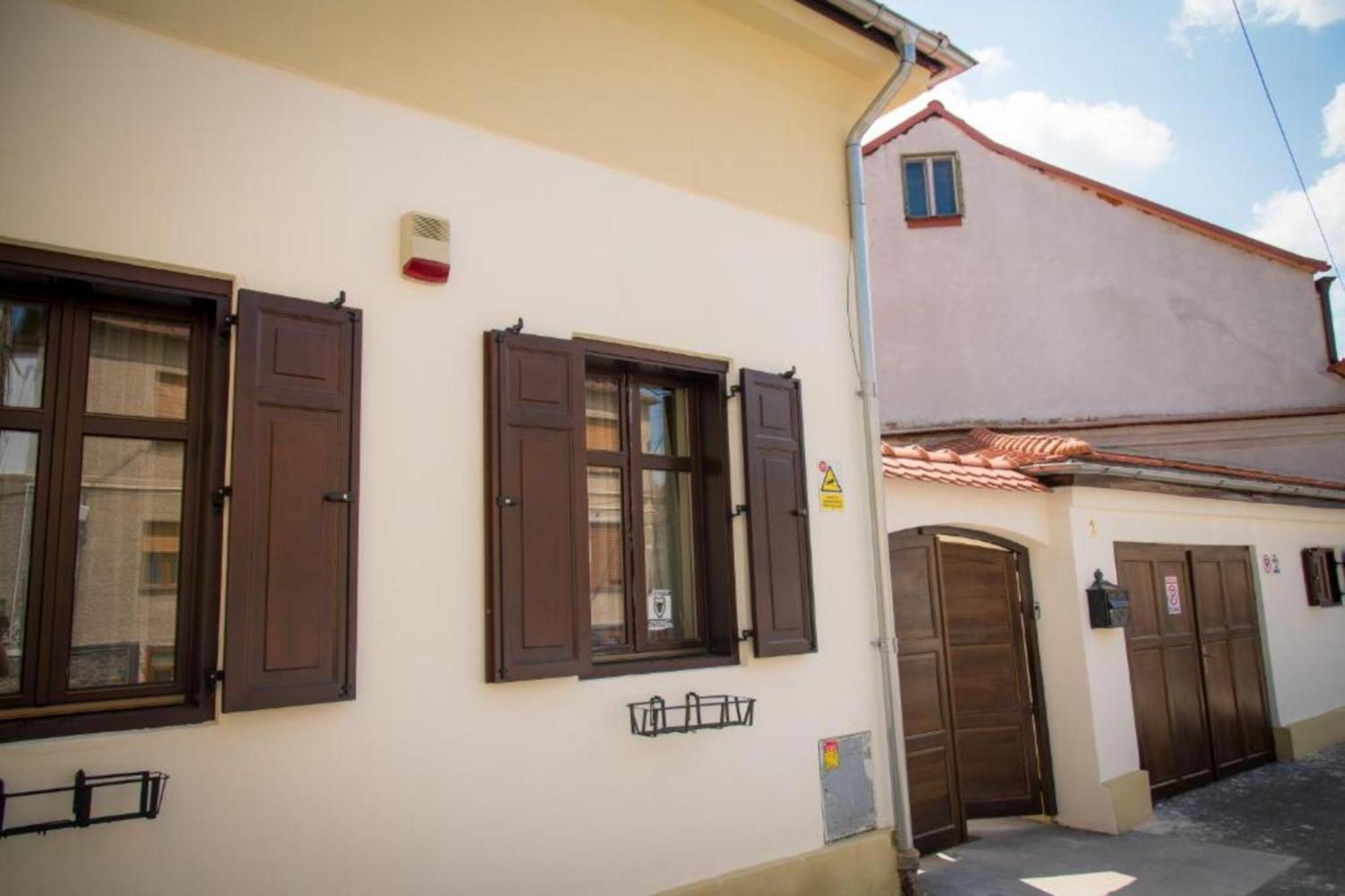 Cochet House Sibiu Aparthotel ภายนอก รูปภาพ
