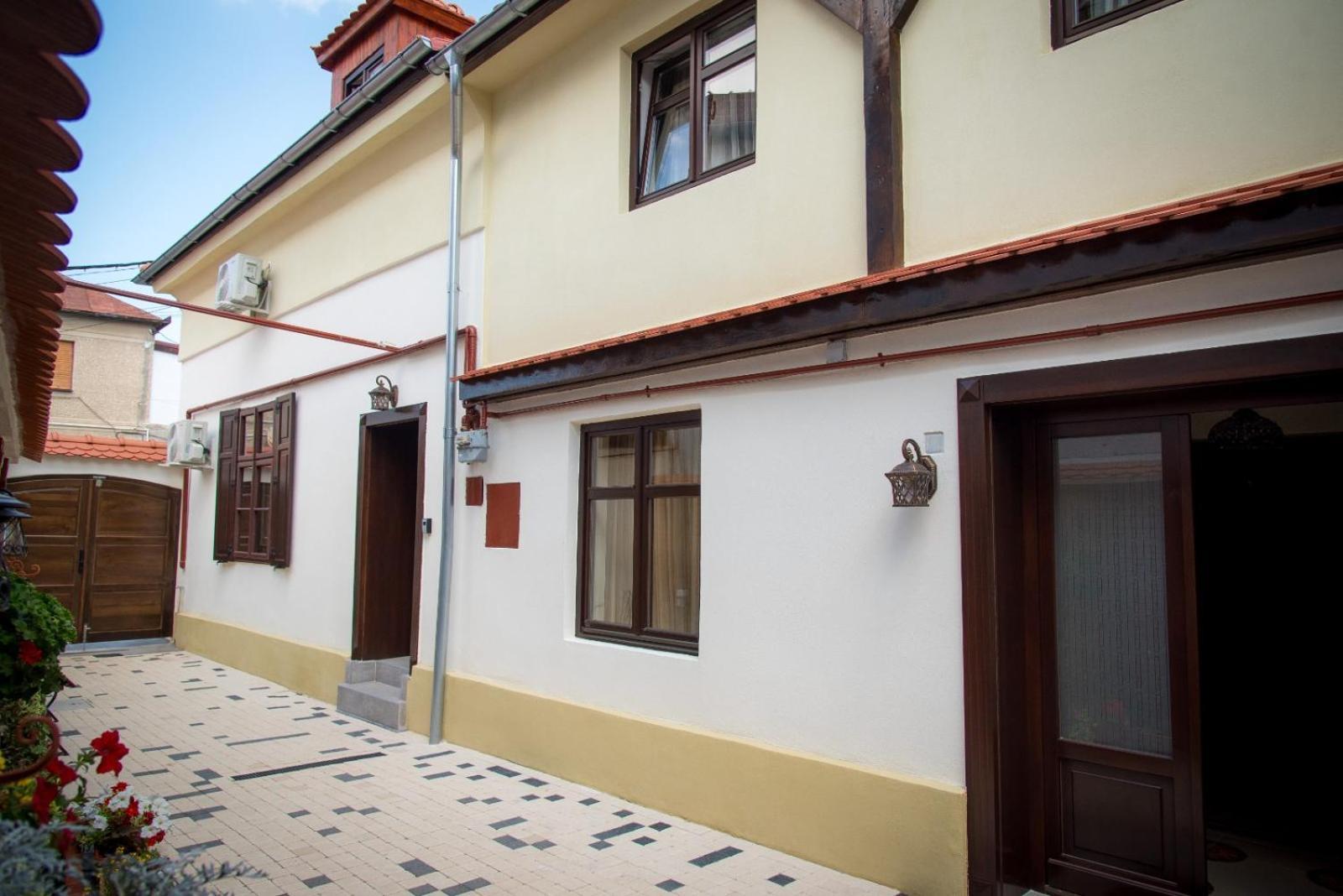 Cochet House Sibiu Aparthotel ภายนอก รูปภาพ